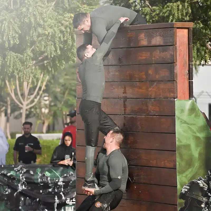 Teamwork-in-High-Wall-Climbing-at-UAE-SWAT-Challenge-in-Dubai