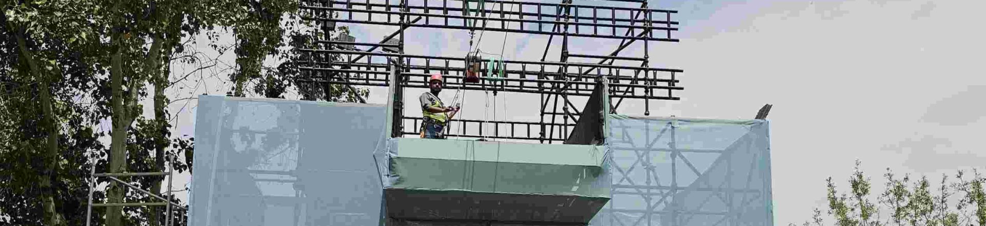 Zipline setup at Al Ain Zoo featuring advanced braking systems and a safe landing zone for an exciting and secure adventure experience.